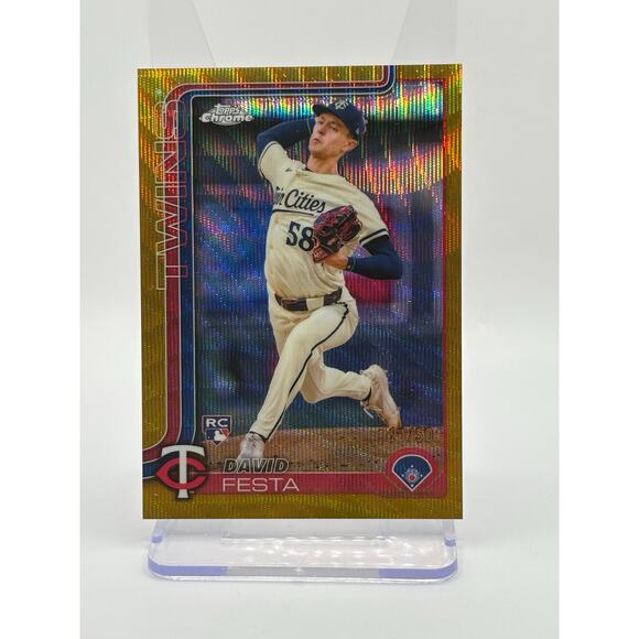 2025 Topps Chrome David Festa Rookie Gold Wave Refractor 21/50 SP Minesota Twins - Picture 1 of 2
